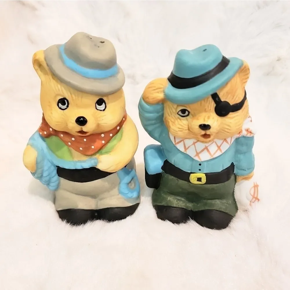 Salt & Pepper Shakers